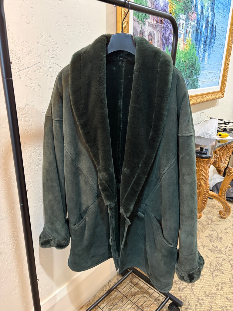 Women’s Dark Green Shearling Coat With Fur Lining And Shawl Collar